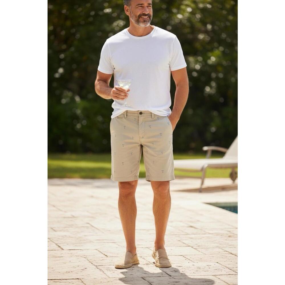 Chaps Men’s Size 34 Cream Preppy Performance Flat Front Stretch 9" Inseam Shorts